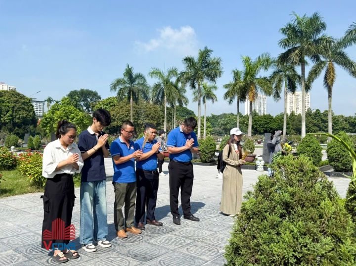 Vcons Thành Kính Dâng Hương Tưởng Niệm Tổng Bí Thư Nguyễn Phú Trọng và Các Vị Lãnh Đạo Tiền Bối